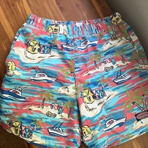 Mens Vineyard vines in swim trunks, size small.